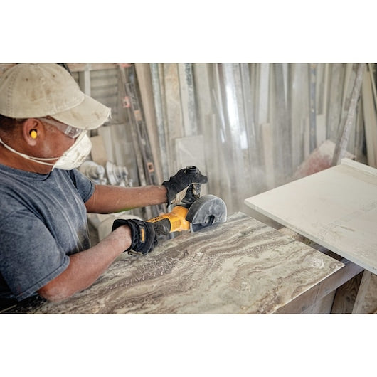 Dewalt DWE43240VS 5"/6" Variable Speed Brushless Angle Grinder - Image 3