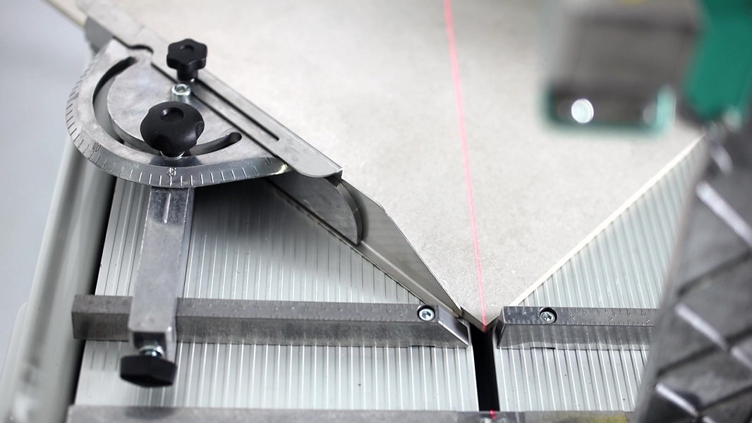 Imer Combicut 250/1000 VA 10'' Tile Saw - Image 4