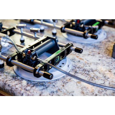 Omni Cubed Pro Stealth Seamer Auto Seam Setter Side View